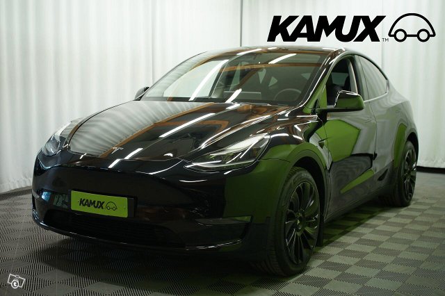 Tesla Model Y 6