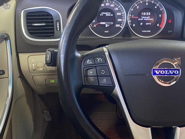 Volvo V60 3
