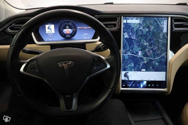 Tesla Model S 17