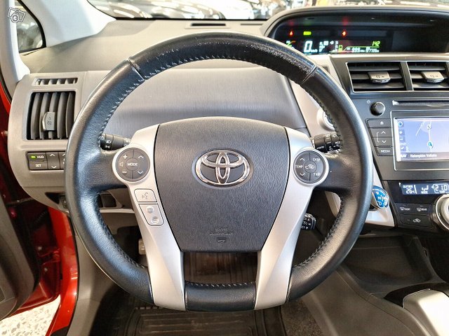 Toyota Prius+ 17