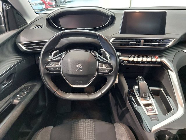 Peugeot 3008 8