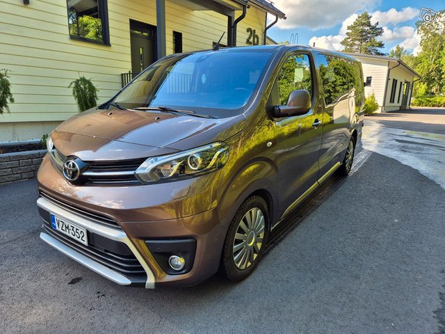 Toyota Proace Verso 1