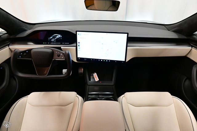 Tesla Model S 13