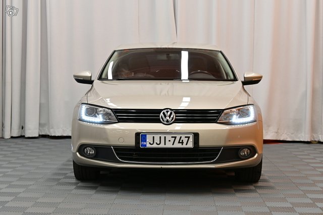 Volkswagen Jetta 2