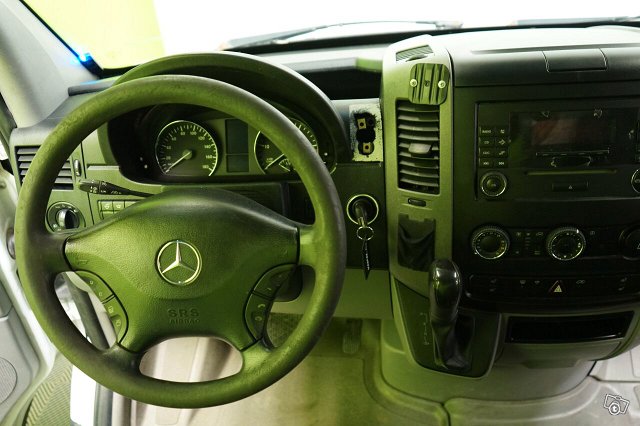Mercedes-Benz Sprinter 8