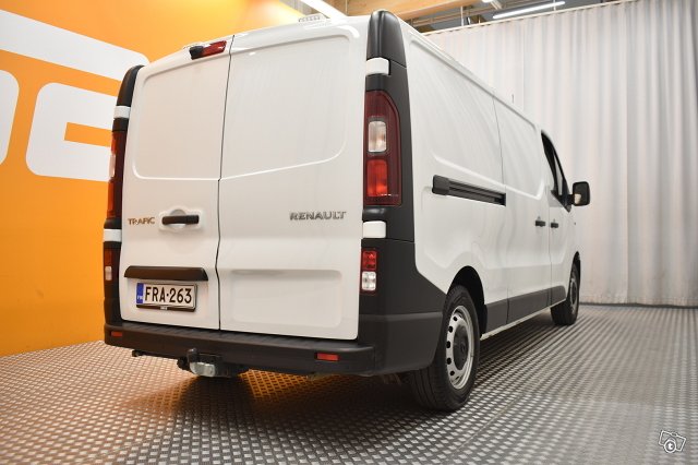 Renault Trafic 8