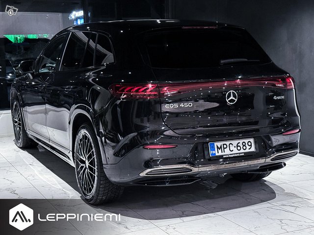 Mercedes-Benz EQS SUV 23