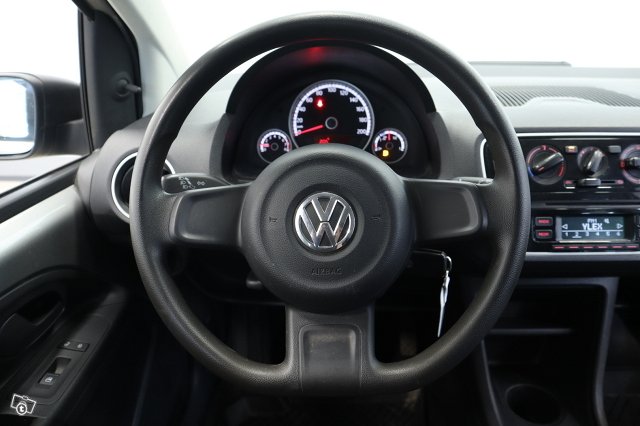 Volkswagen Up 9