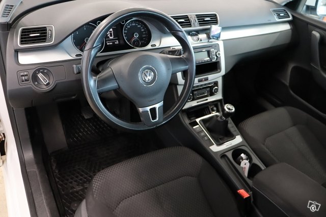 Volkswagen Passat 11