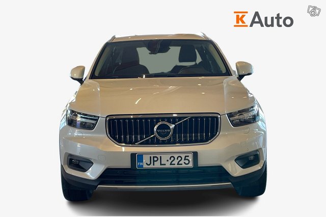 Volvo XC40 4