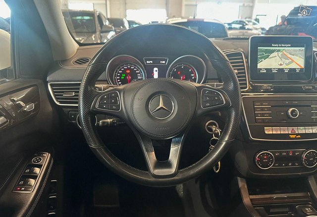Mercedes-Benz GLS 21