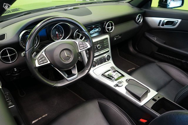 Mercedes-Benz SLC 9