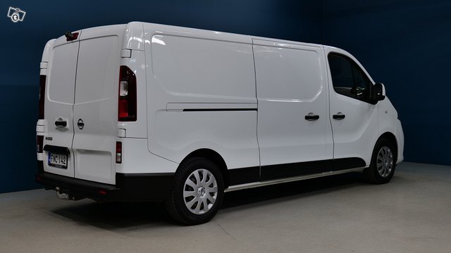 Nissan NV300 2