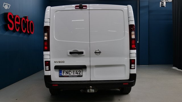 Nissan NV300 4