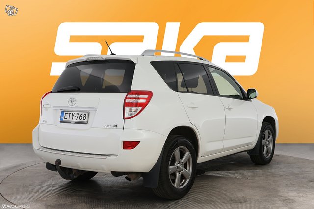 Toyota RAV4 8