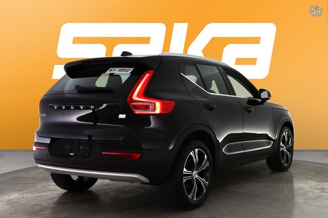 Volvo XC40 8