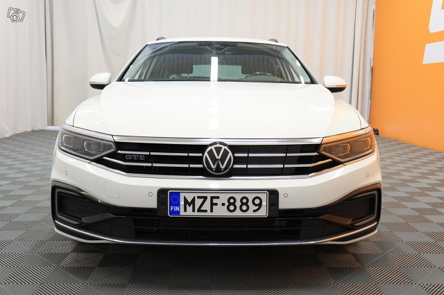 Volkswagen Passat 2