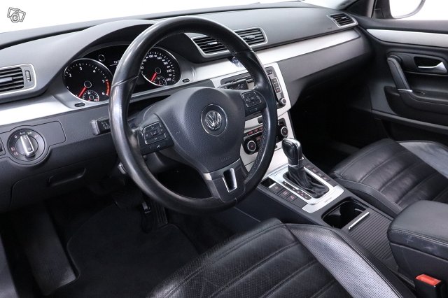 Volkswagen Passat CC 9