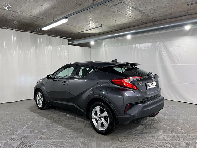 Toyota C-HR 8