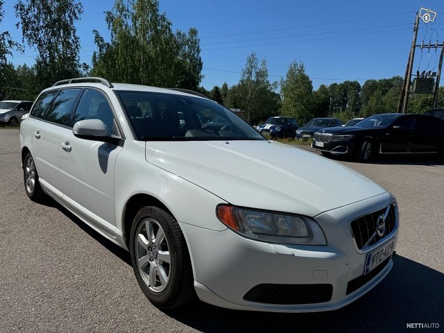 Volvo V70 3