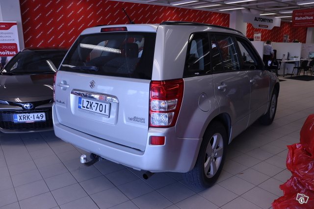 Suzuki Grand Vitara 2