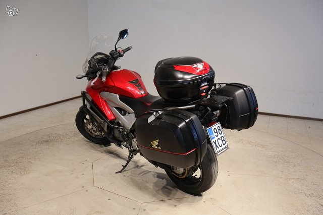 Honda VFR800X 3