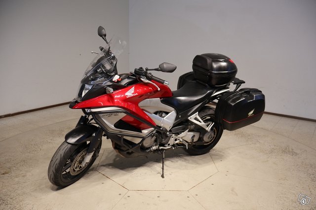 Honda VFR800X 4