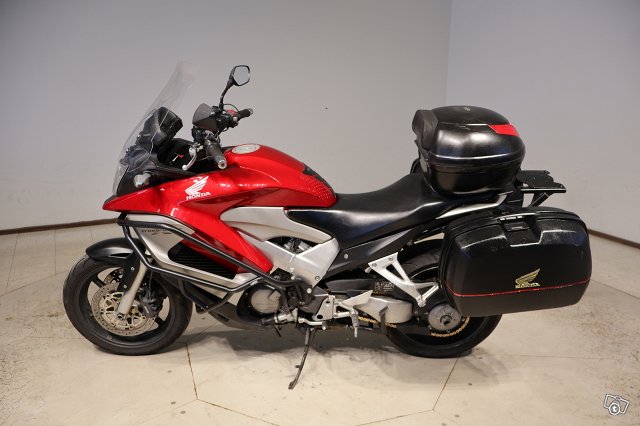 Honda VFR800X 5