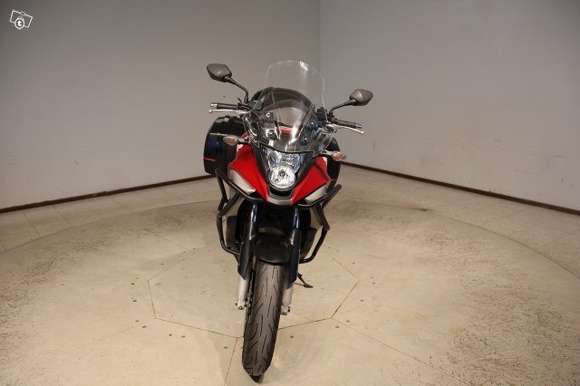 Honda VFR800X 8