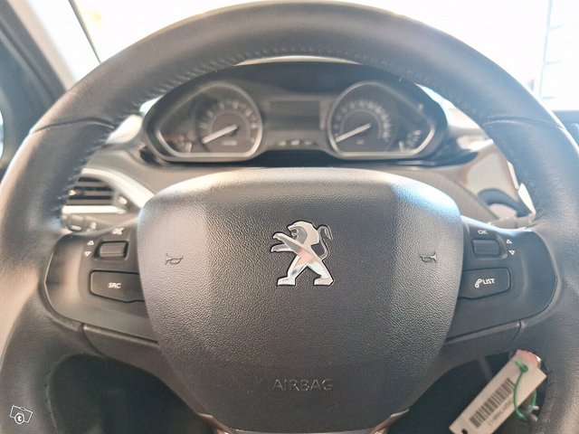 Peugeot 2008 13