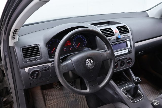 Volkswagen Golf 11