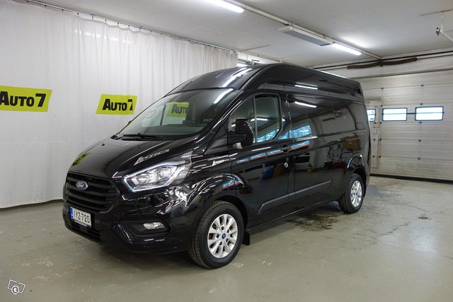 Ford Tourneo Custom 1