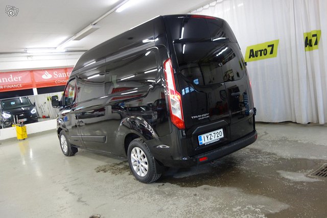 Ford Tourneo Custom 13