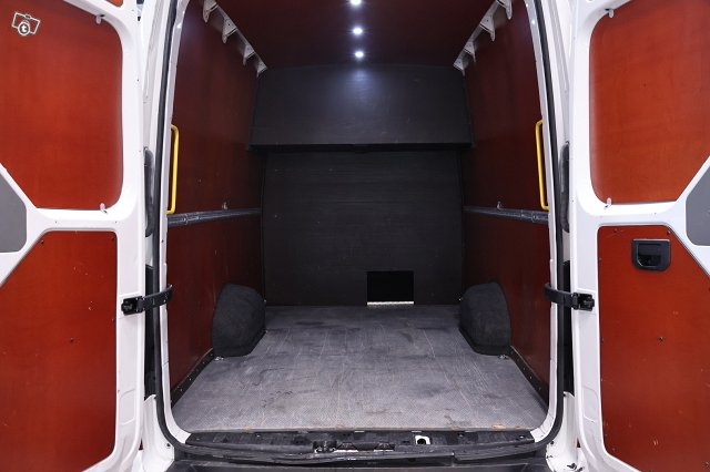 Volkswagen Crafter 12