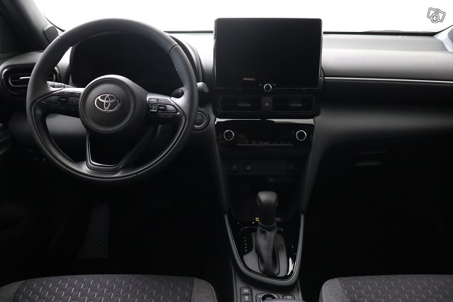 Toyota Yaris Cross 11