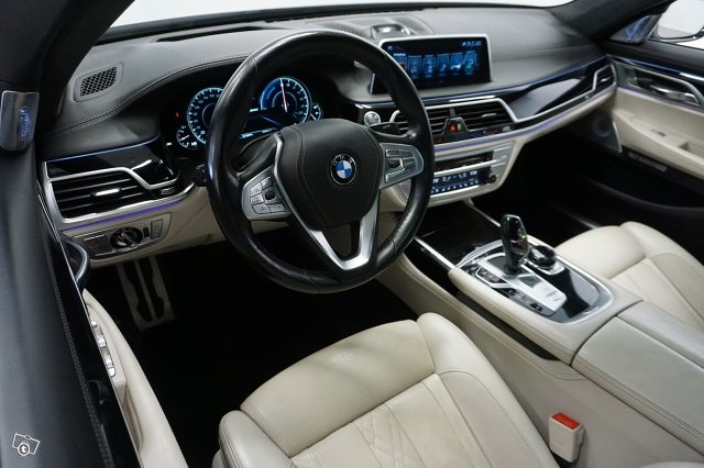 BMW 740 13