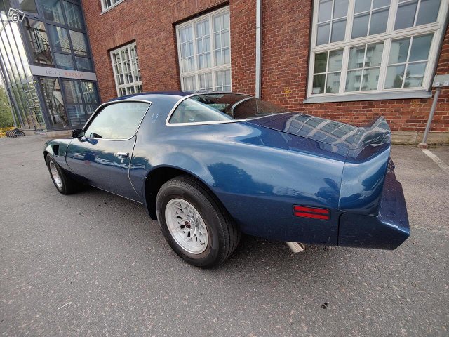 Pontiac Firebird 9