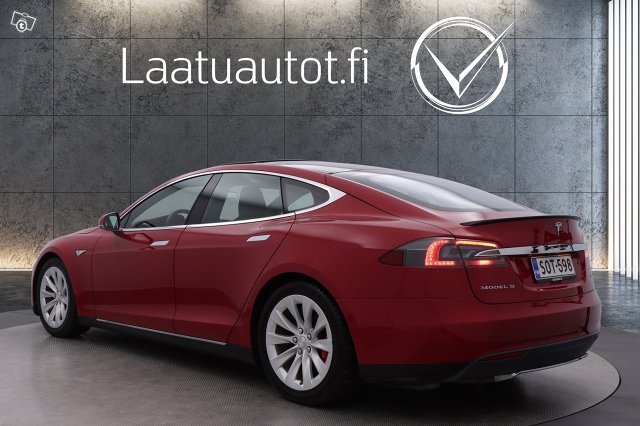 Tesla Model S 3