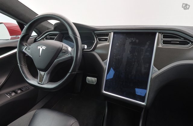 Tesla Model S 8