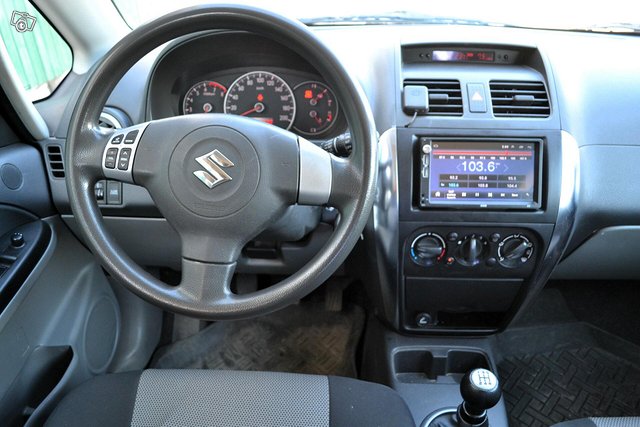 Suzuki SX4 17