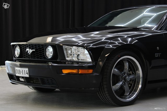 Ford Mustang 8