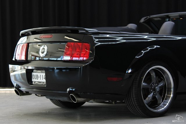 Ford Mustang 12