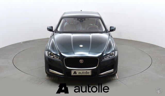 Jaguar XF 2