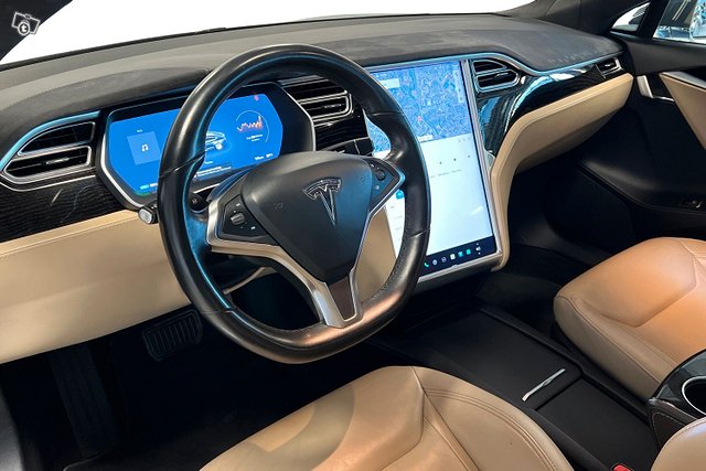 Tesla Model S 8