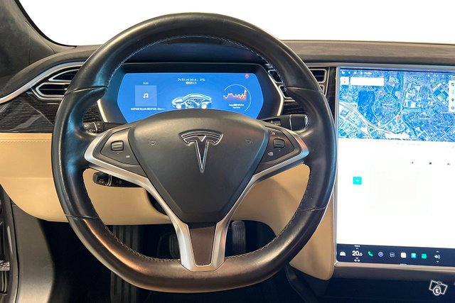 Tesla Model S 9