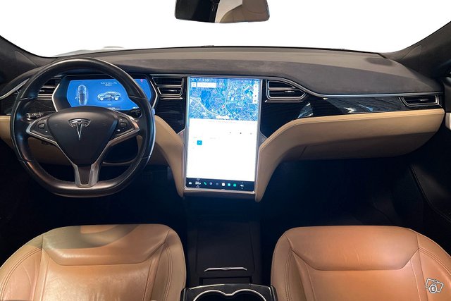 Tesla Model S 10