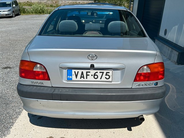 Toyota Avensis 4