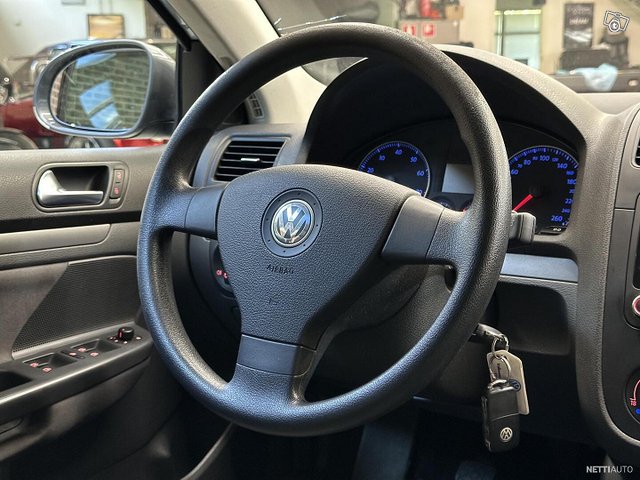 Volkswagen Golf 12