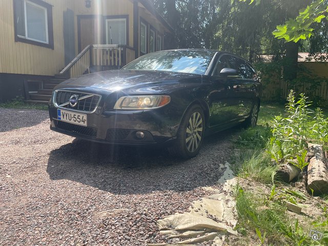 Volvo V70 2