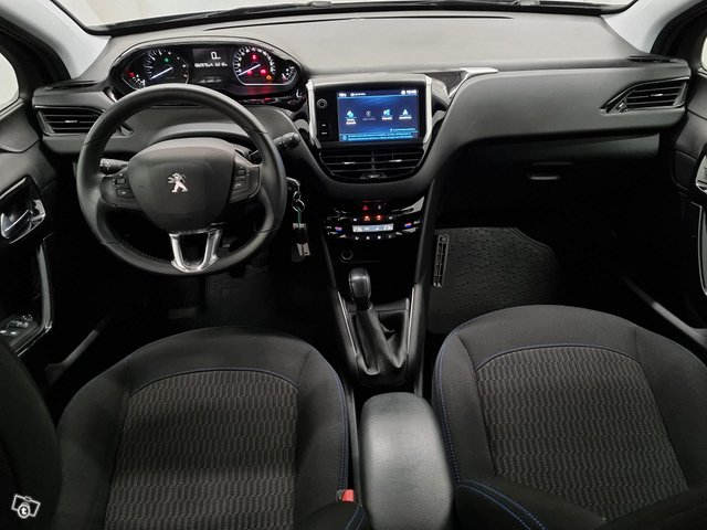 Peugeot 208 14